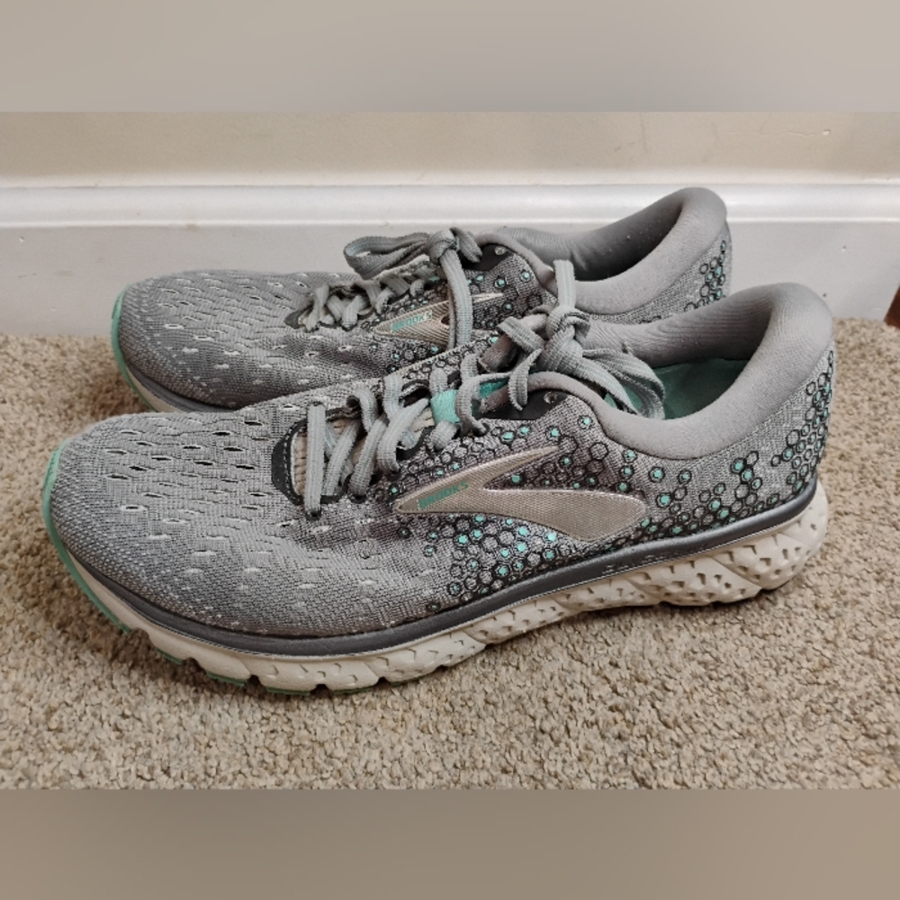Brooks-glycerin 17 Women's Size 8.5B Gray Running Shoes